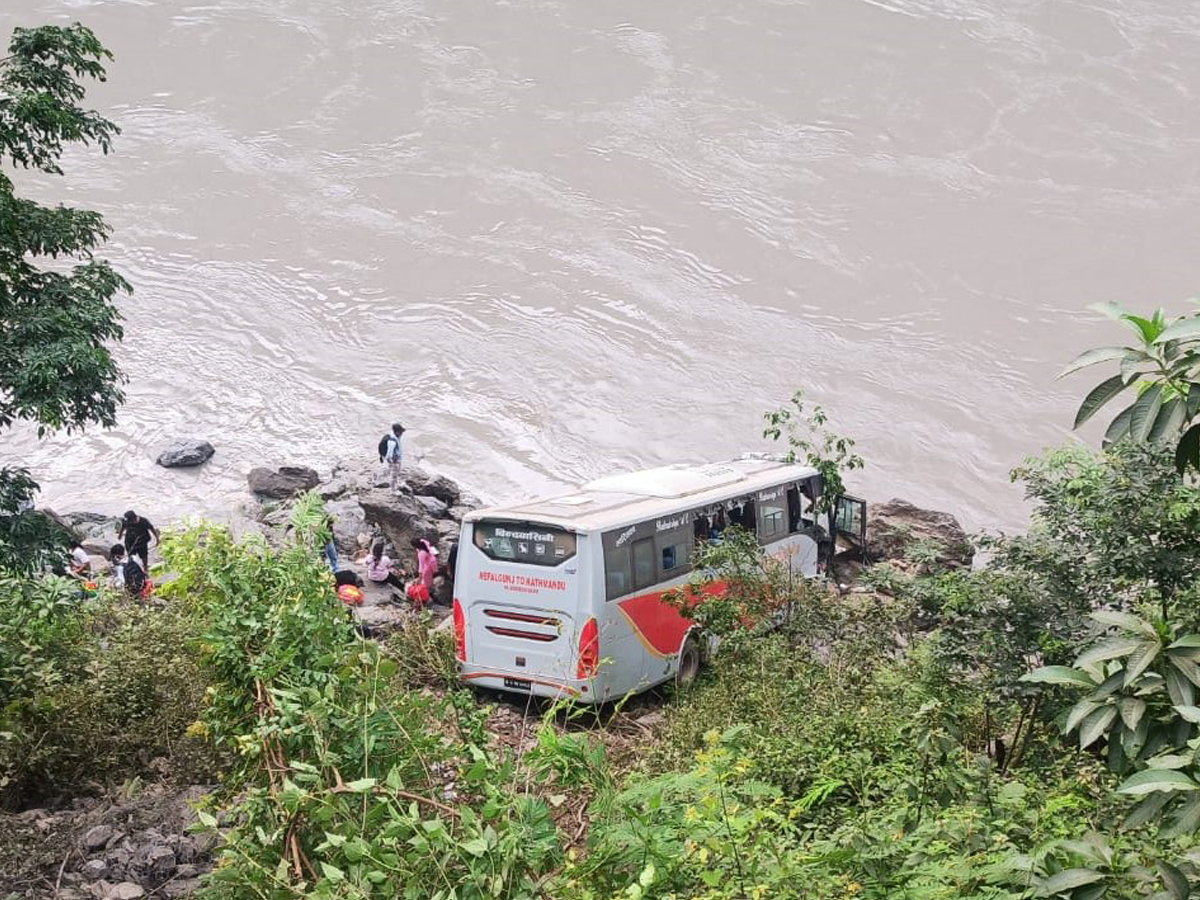 पृथ्वीराजमार्गमा सवारी दुर्घटनाः घाइते २० मध्ये पाँचजना गम्भीर